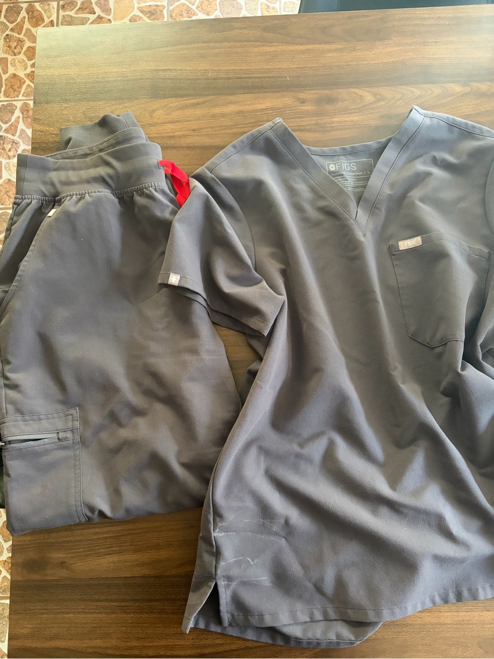 FIGS Women’s Large